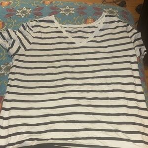 Amazon Essentials Black and White Striped Short Sleeve Tee